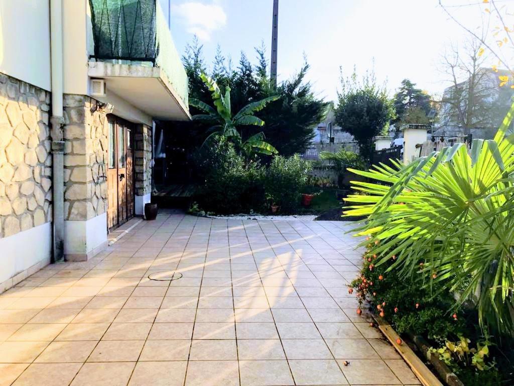 Agreable Maison En Centre Ville Noisy-le-Grand Exterior photo